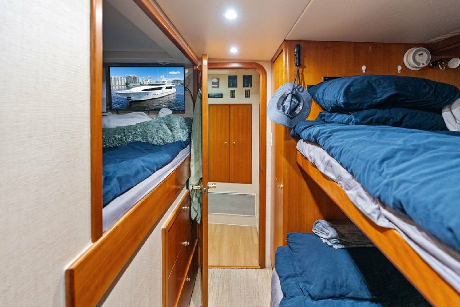 2001 West Bay 103 Sonship — PICOSA LADY