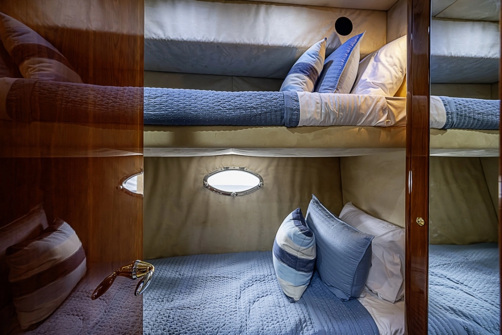 Sunseeker 62 EAGLE II - Head