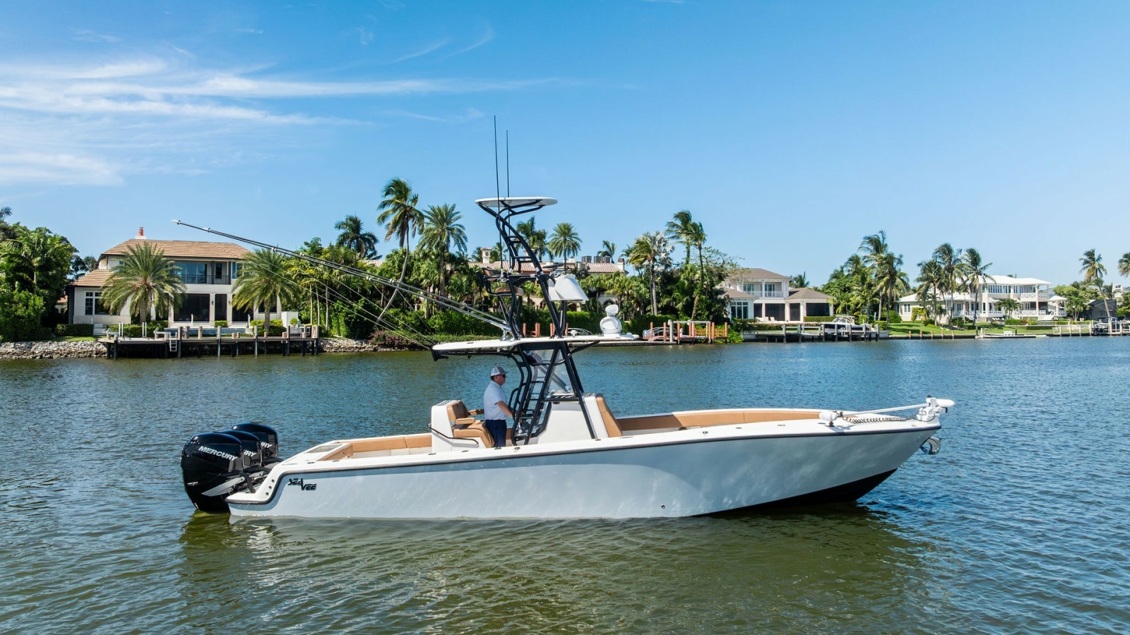 Side Profile of SeaVee 340B