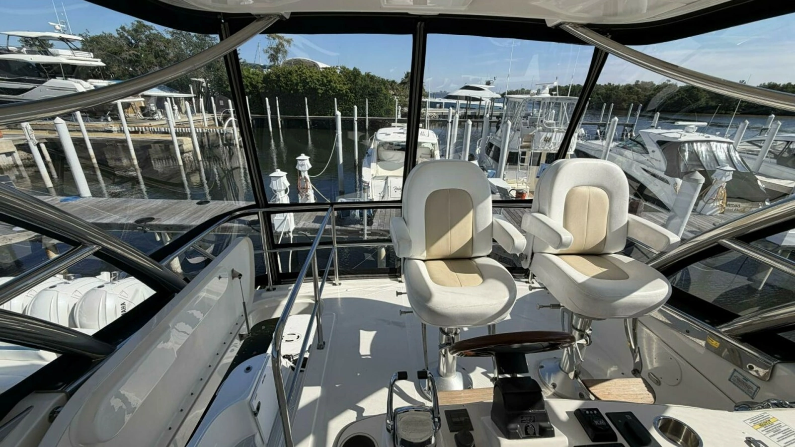 2008 Sea Ray 47 Sedan Bridge - Flybridge Helm