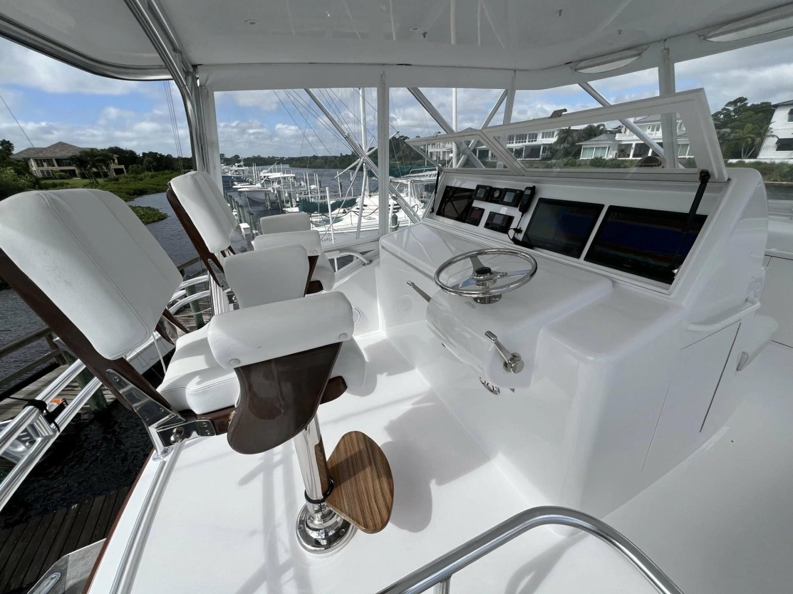 2013 Hatteras GT 54