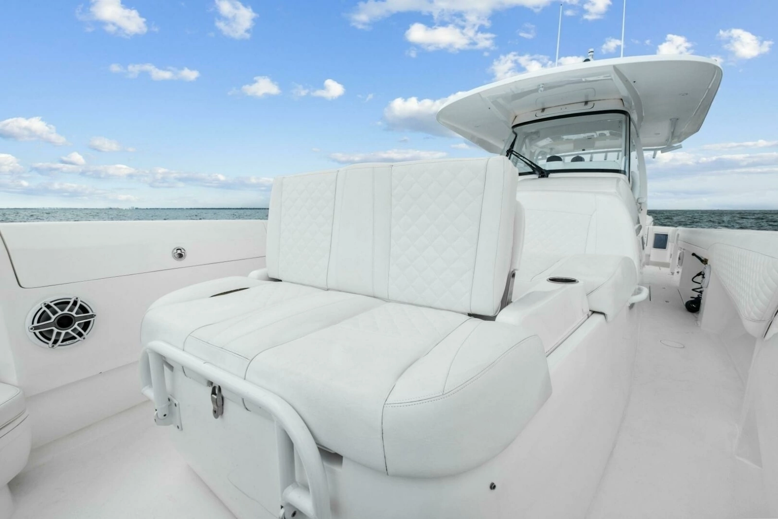 2020 Intrepid 400 CC - Bow Seating