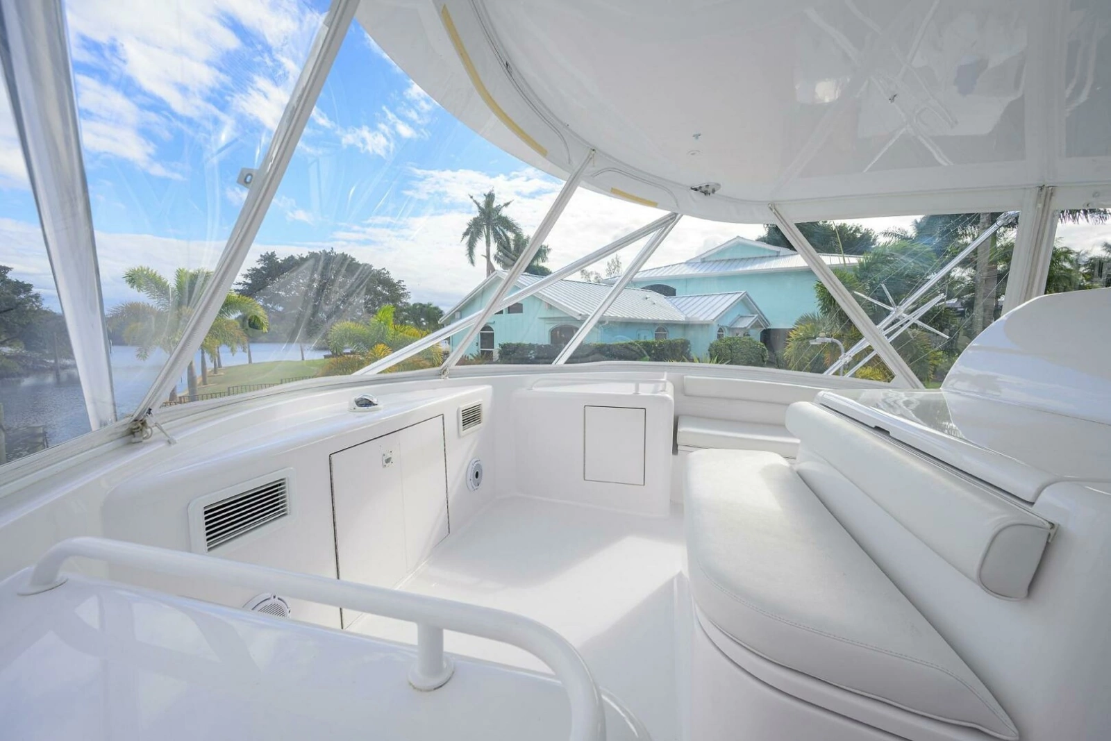Hatteras 63 Reelin N Dealin - Exterior Flybridge