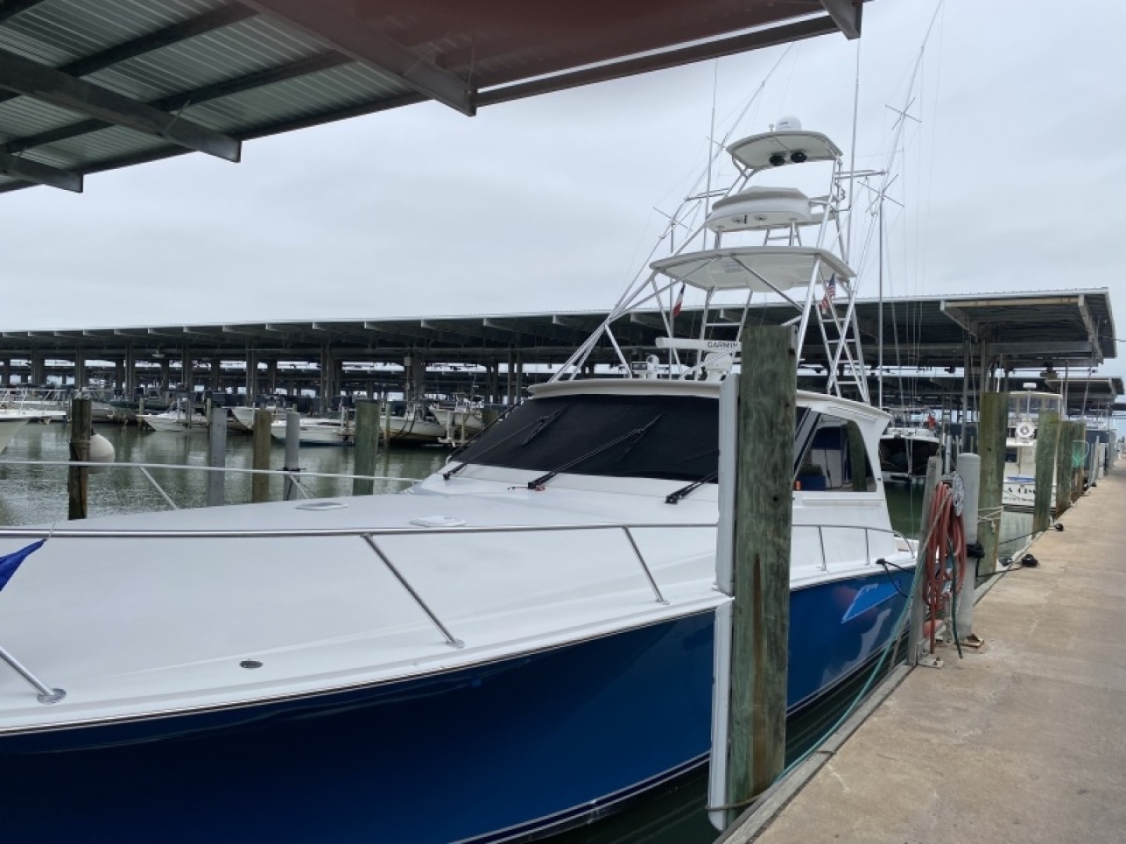 52' 2008 Viking 52 Sport Coupe
