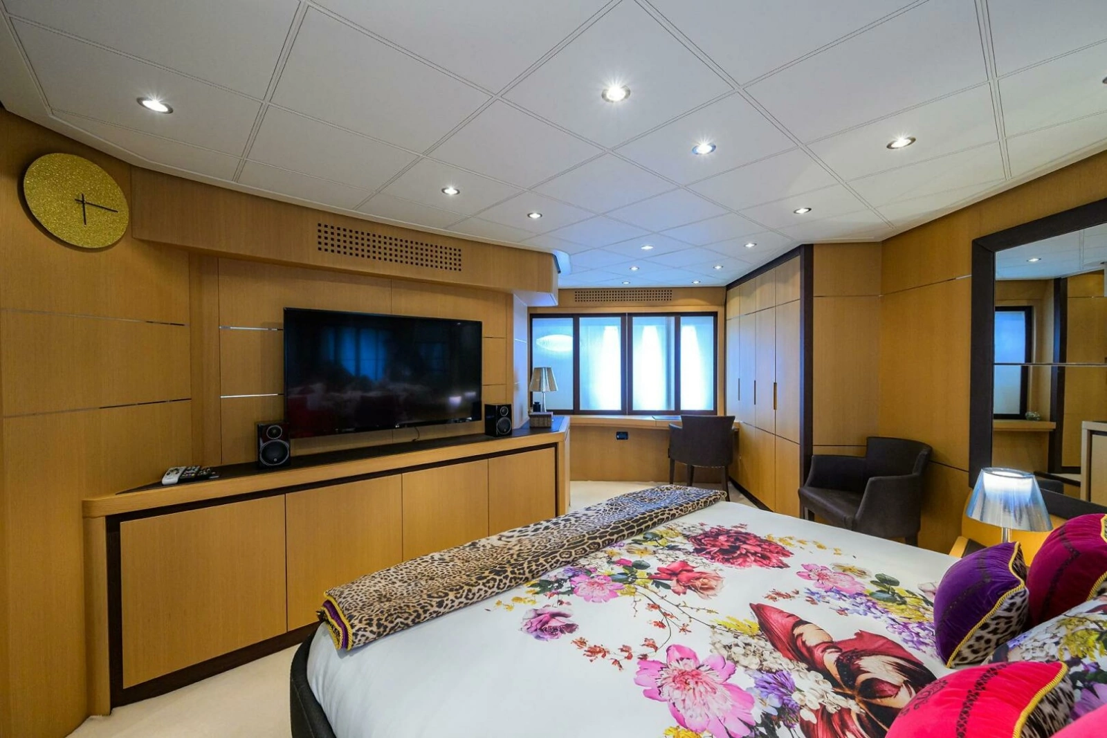 2009 Pershing 90 Express