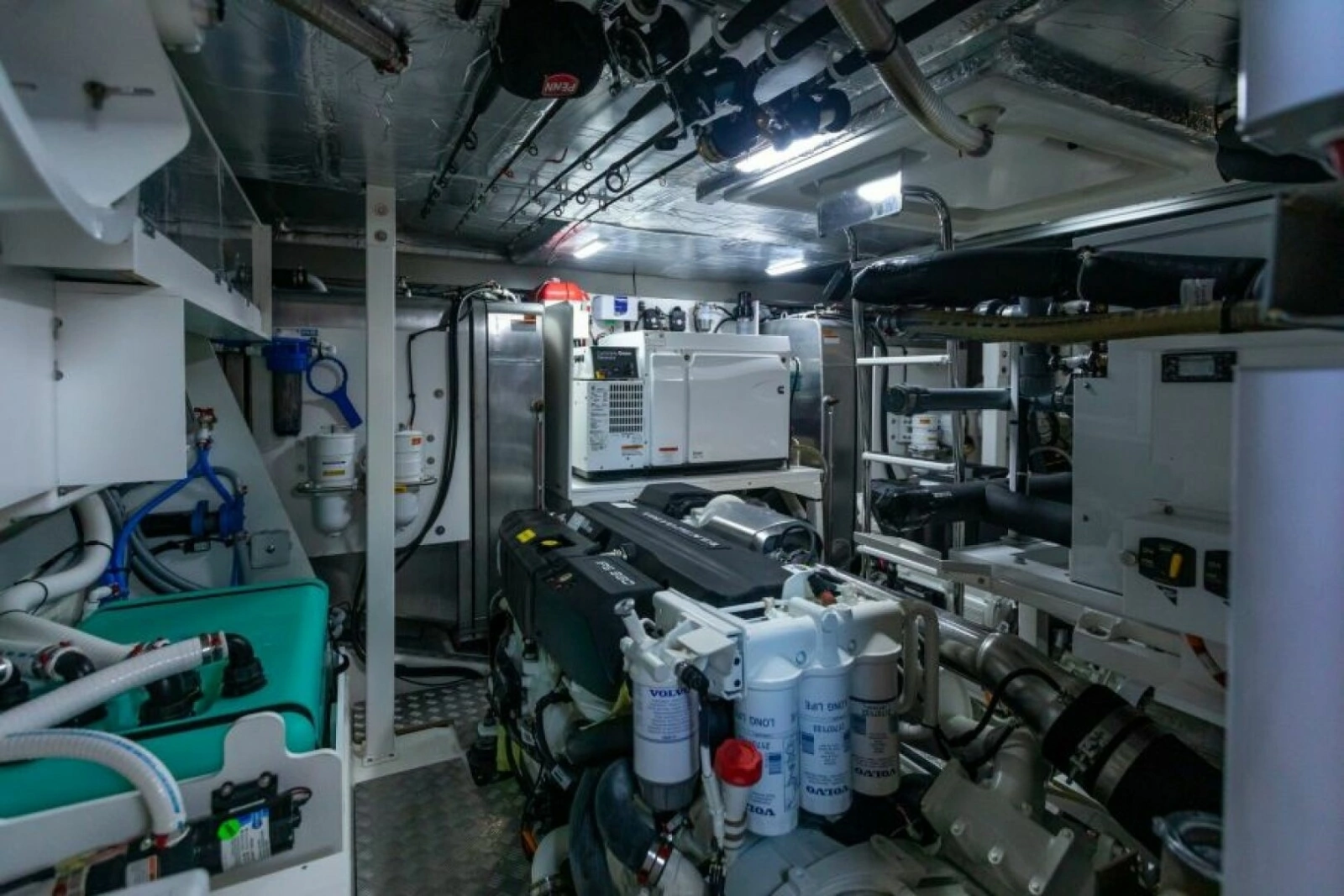 2020 Prestige 630 FB  Engine Room