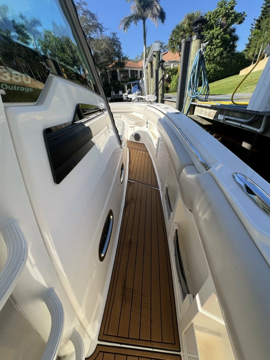 2017 Boston Whaler 380 Outrage