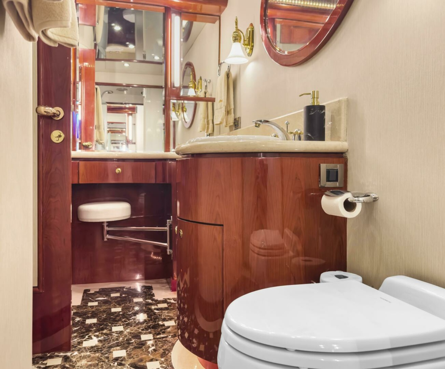 2005 Ocean Alexander 80 motoryacht