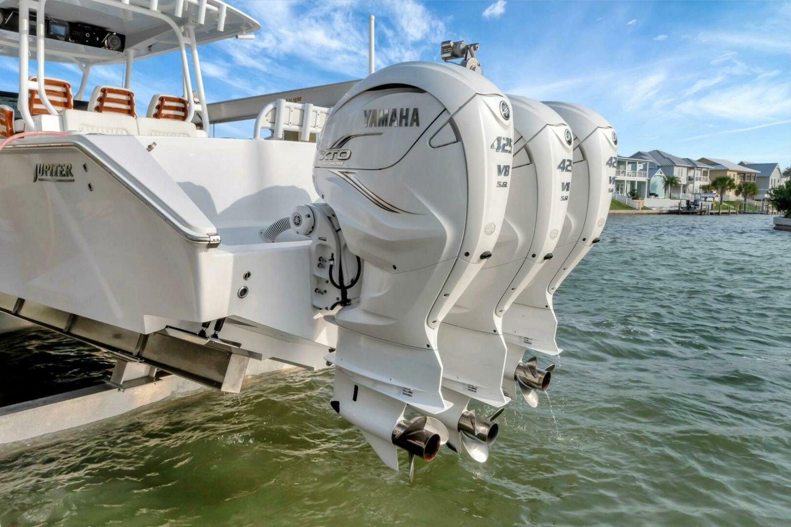 2023 Jupiter 43 Center Console 