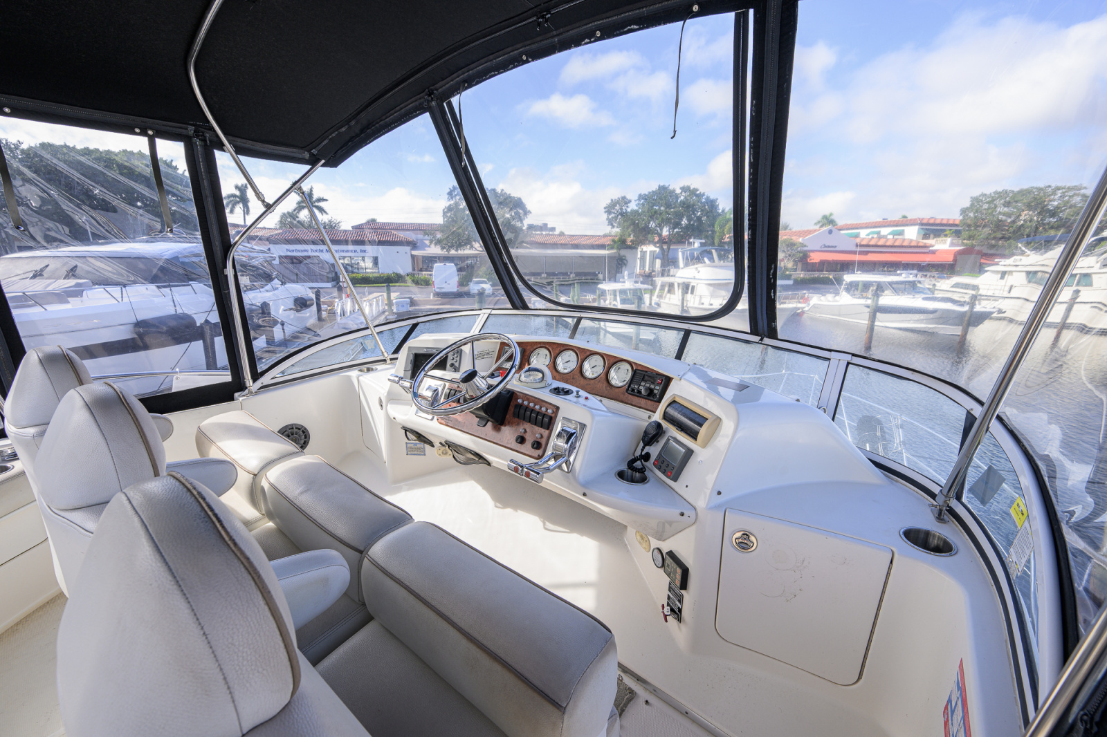 2005 Silverton 39 Motor Yacht