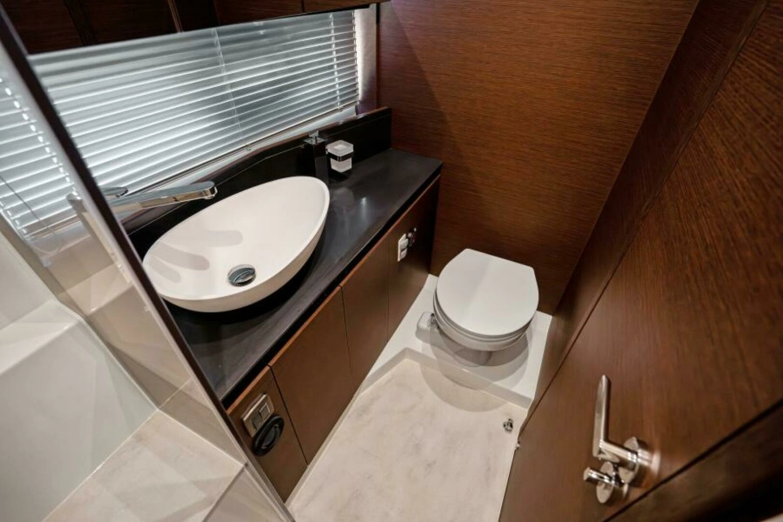 2024 46 Prestige Flybridge -Master Stateroom Head