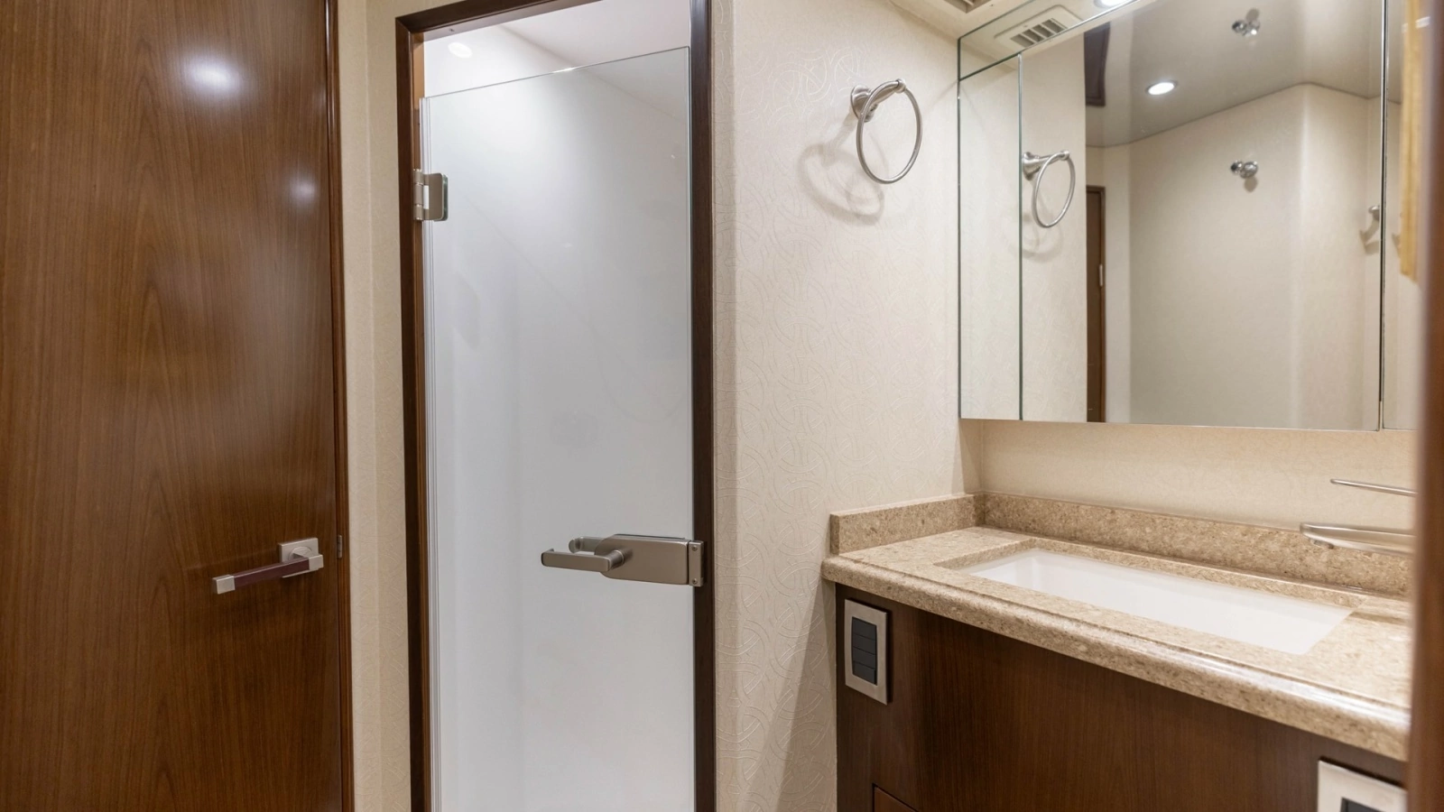 2015 Viking 76 Enclosed Bridge- CHULA- Forward Head