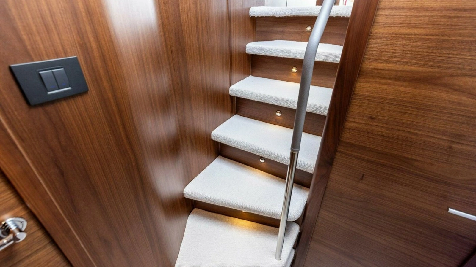 2025 Princess F50 Flybridge Stairway