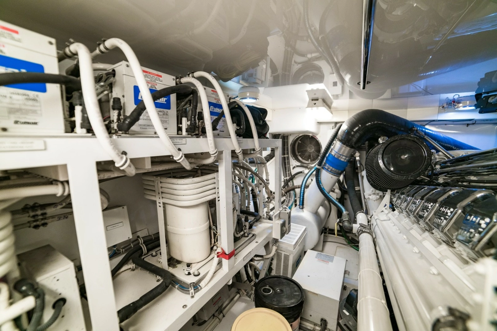 2005 Hatteras 68 Convertible -  Engine Room 