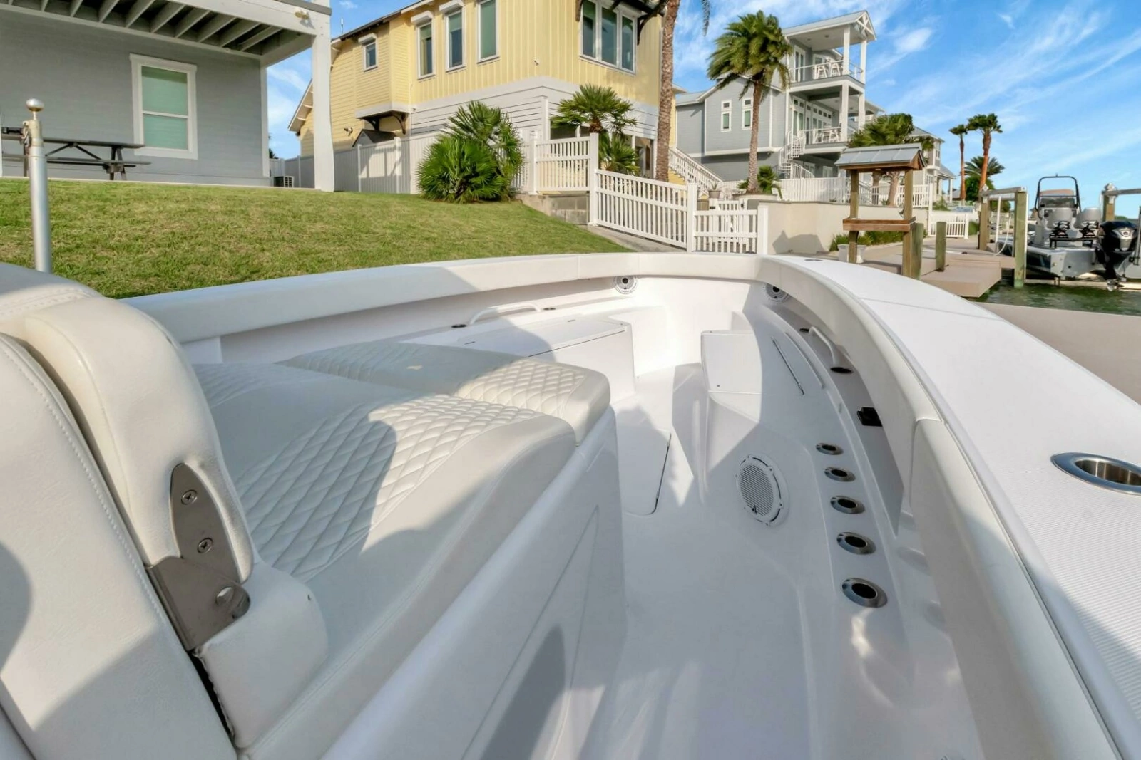 2023 Jupiter 43 Center Console 
