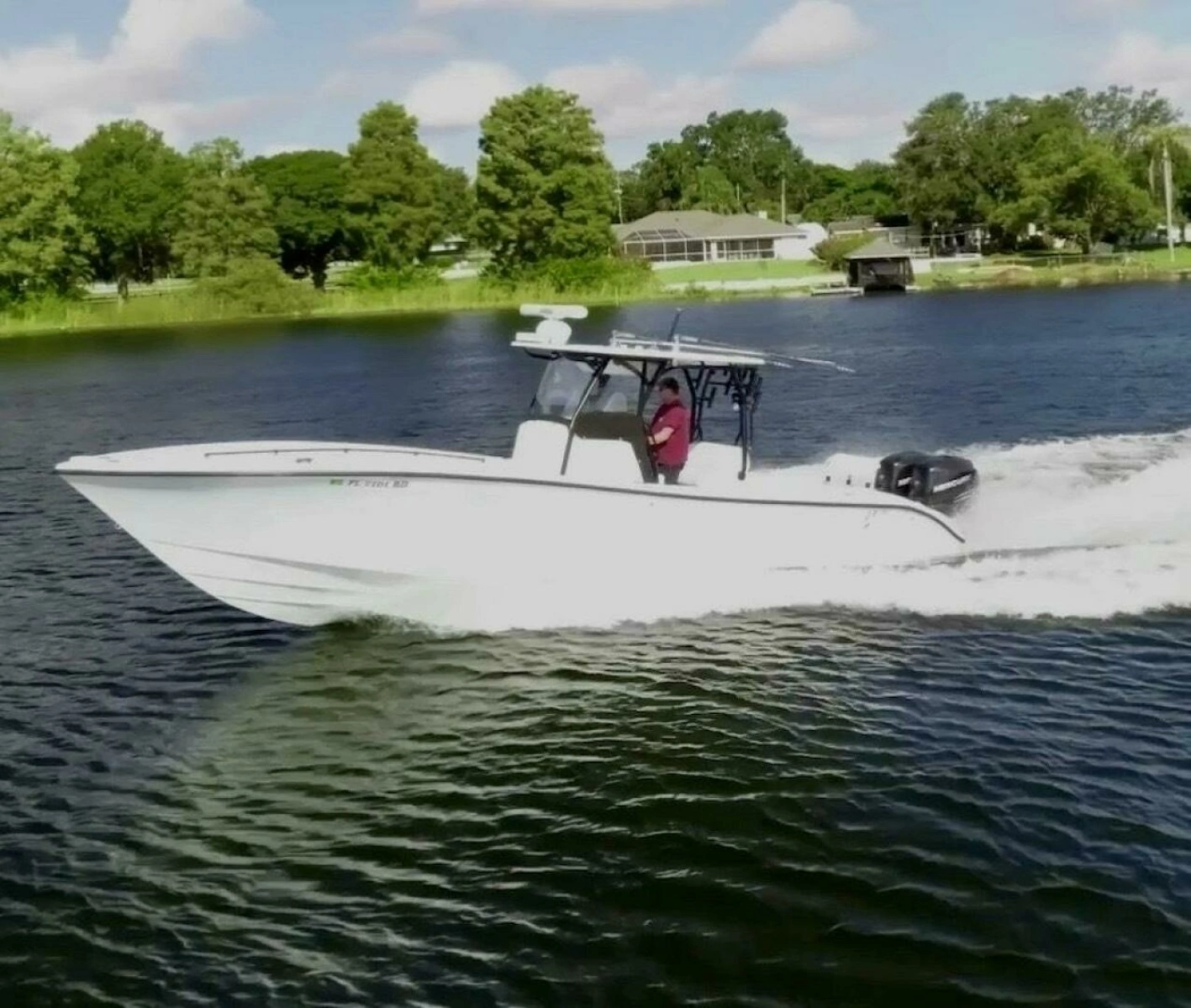 2017 Yellowfin 32 Center Console - Profile