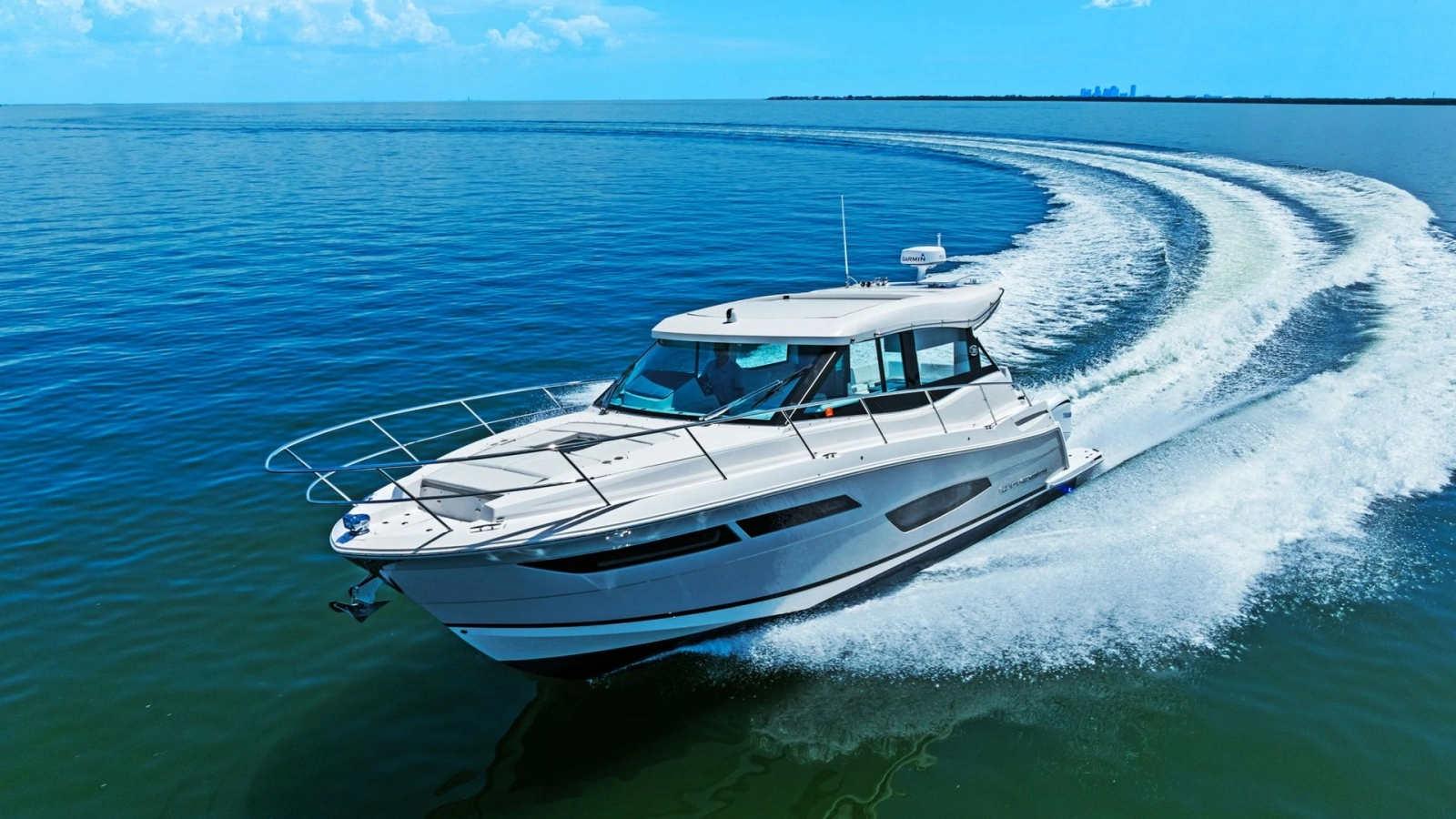 Dynamic Bow View in Motion