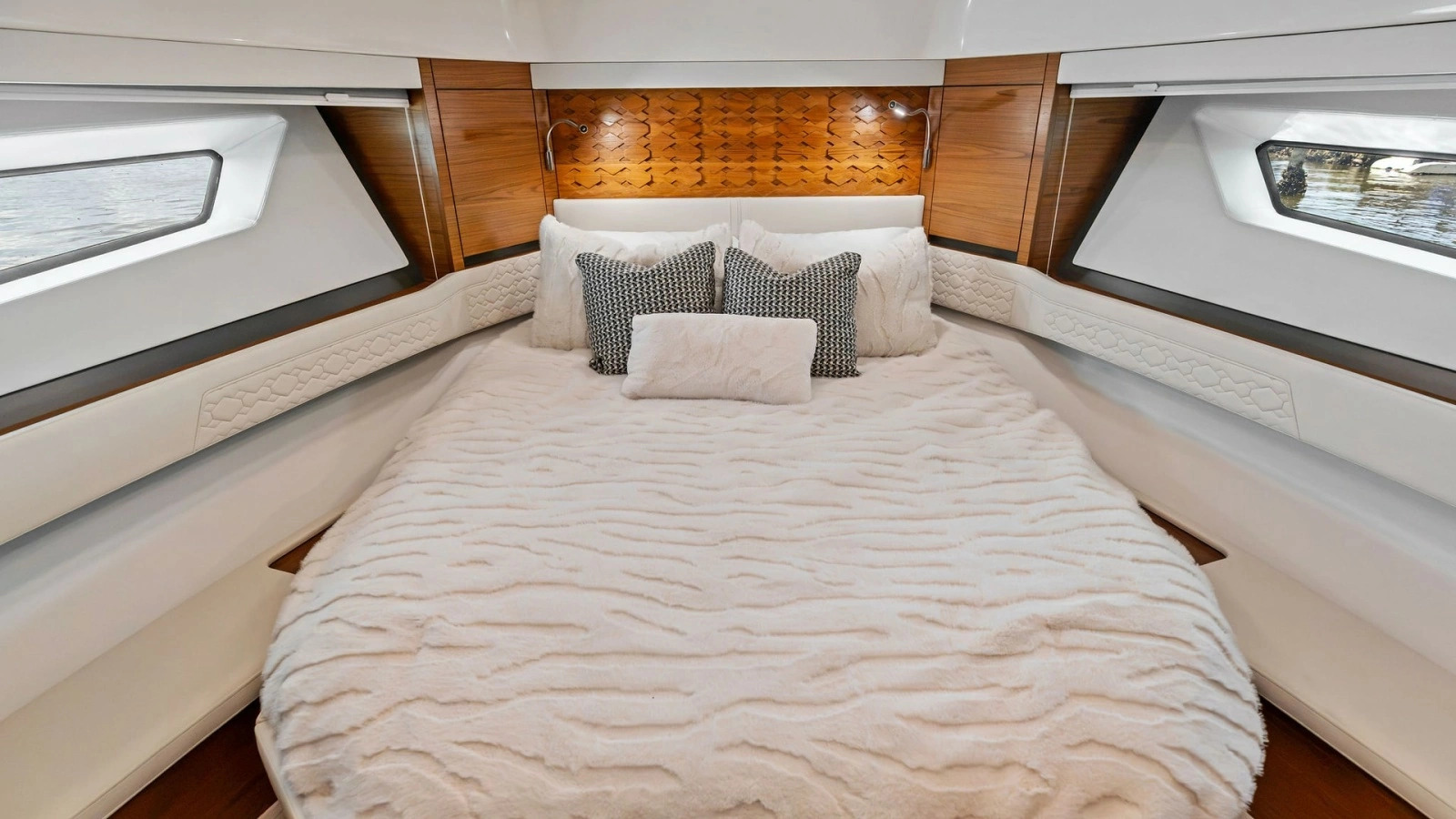 Luxurious Forward Stateroom
