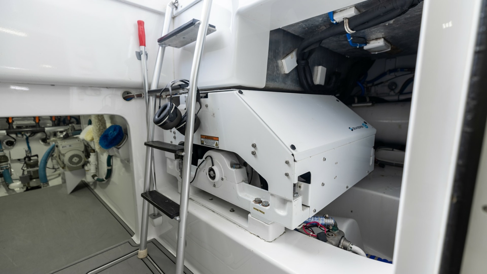2021 65 Hatteras GT On the DL Engine Room (7)
