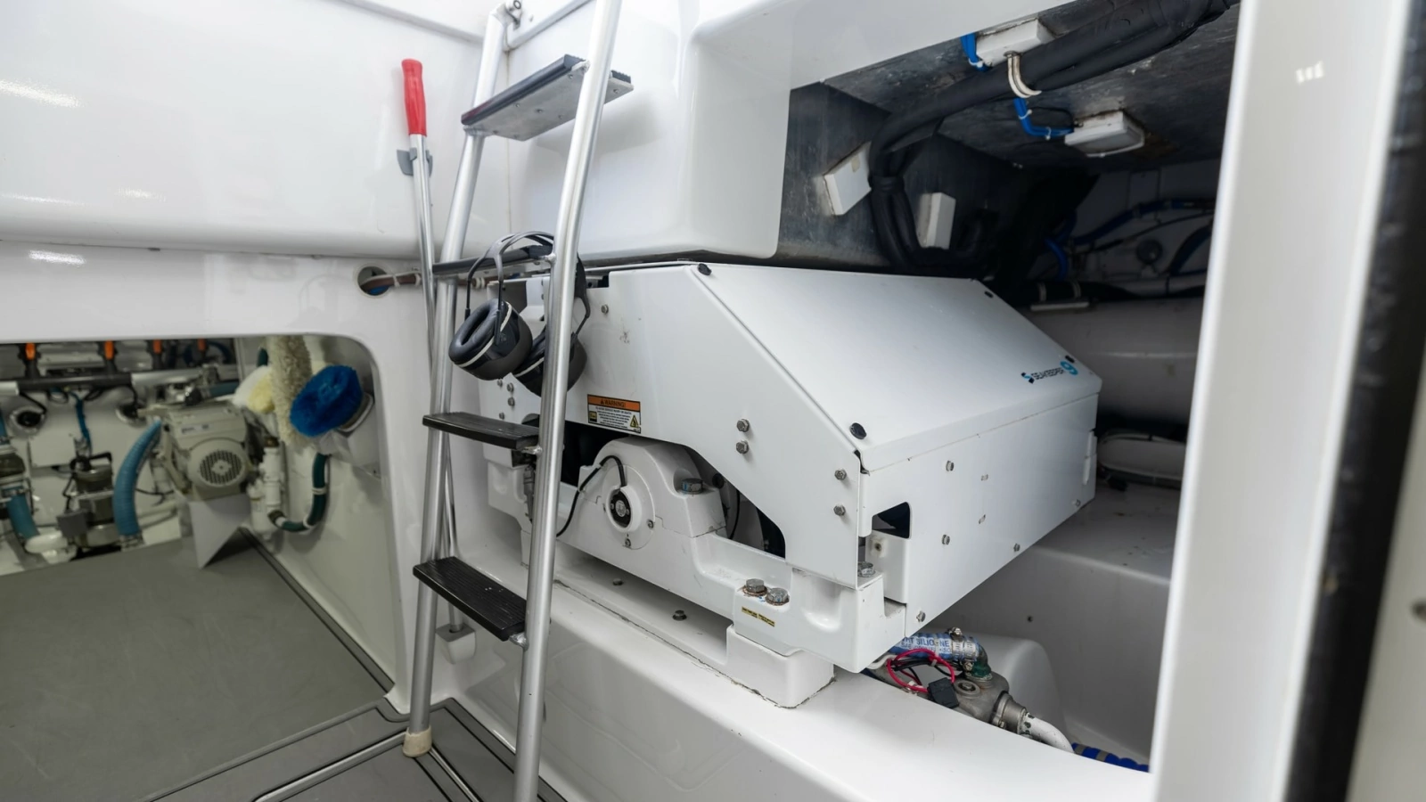 2021 65 Hatteras GT On the DL Engine Room (7)