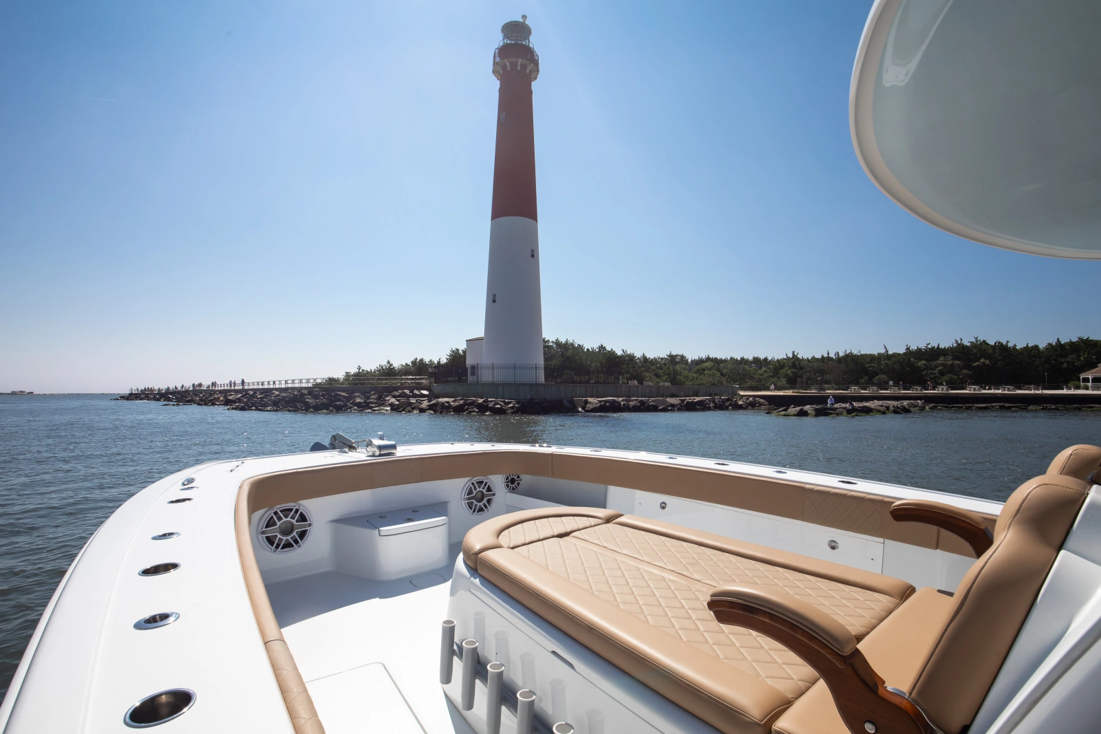 2025 Freeman 43 Center Console