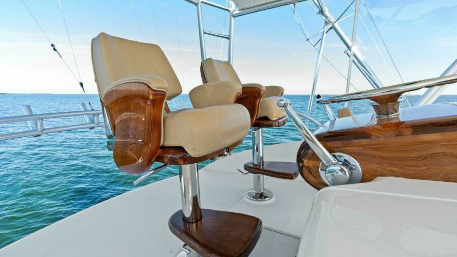 Flybridge Helm Seating and Controls