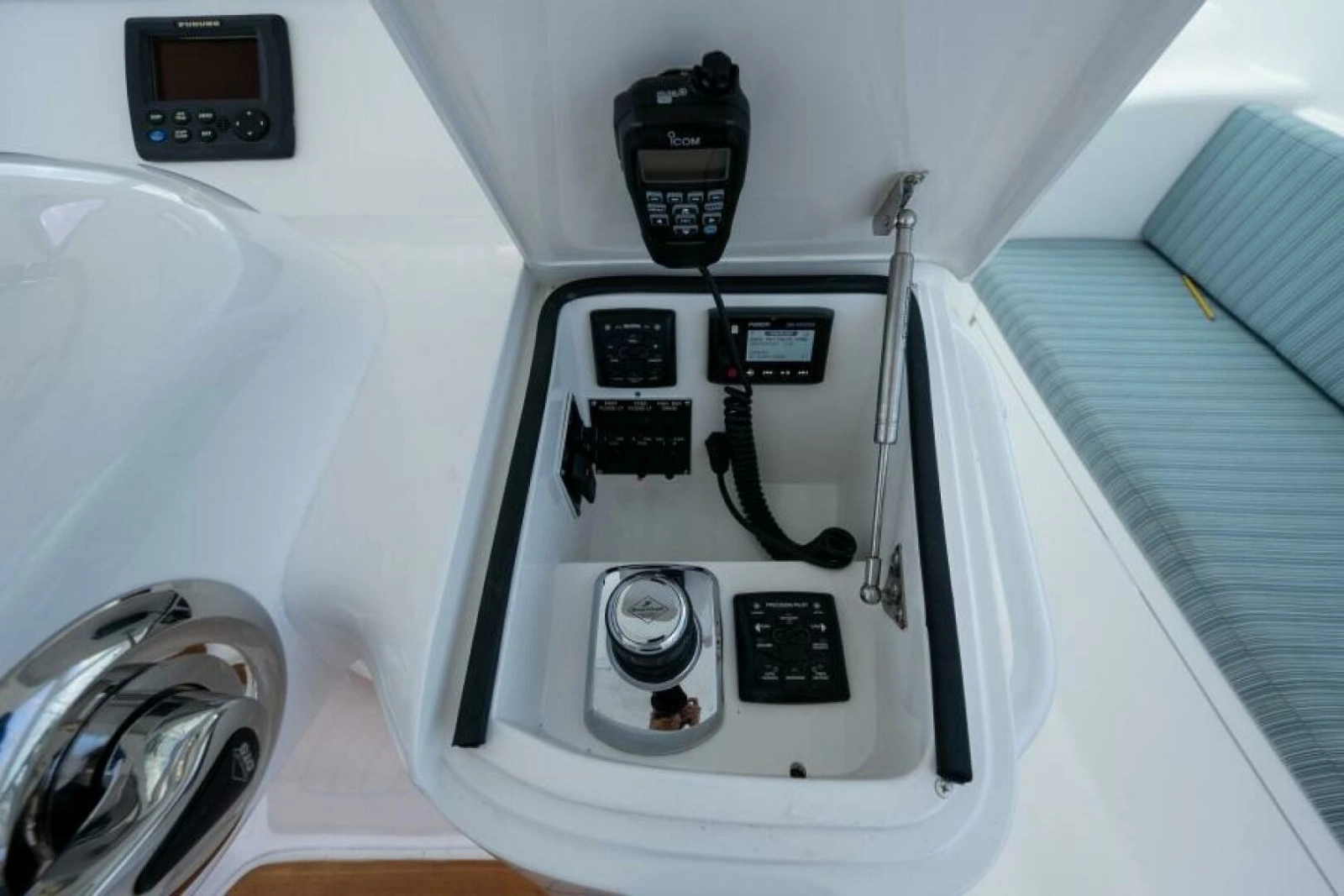Viking 42 - Drop'Em - Helm