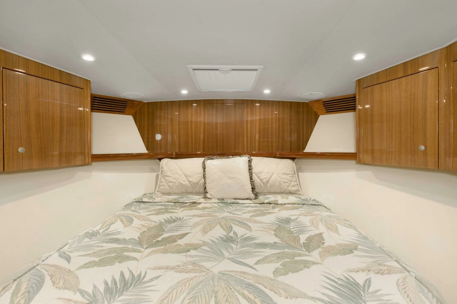 2007 64 Viking Enclosed Bridge Reel Blues Forward Stateroom