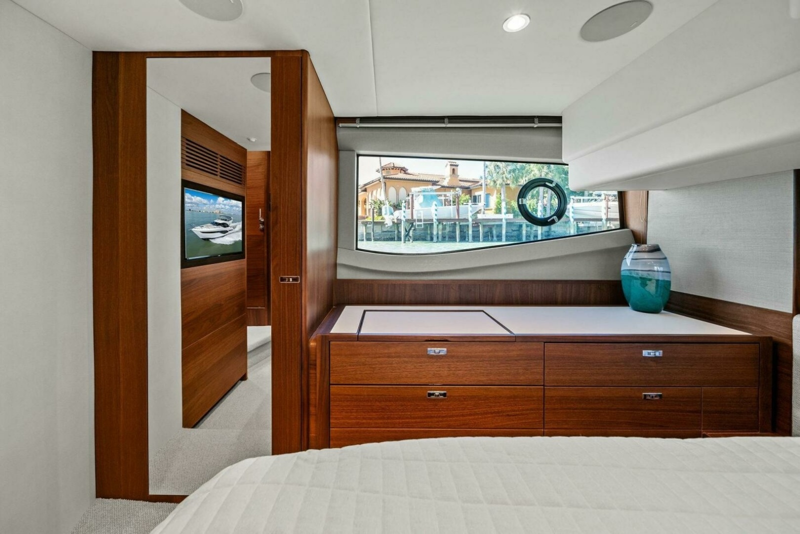 50' 2023 Princess F50