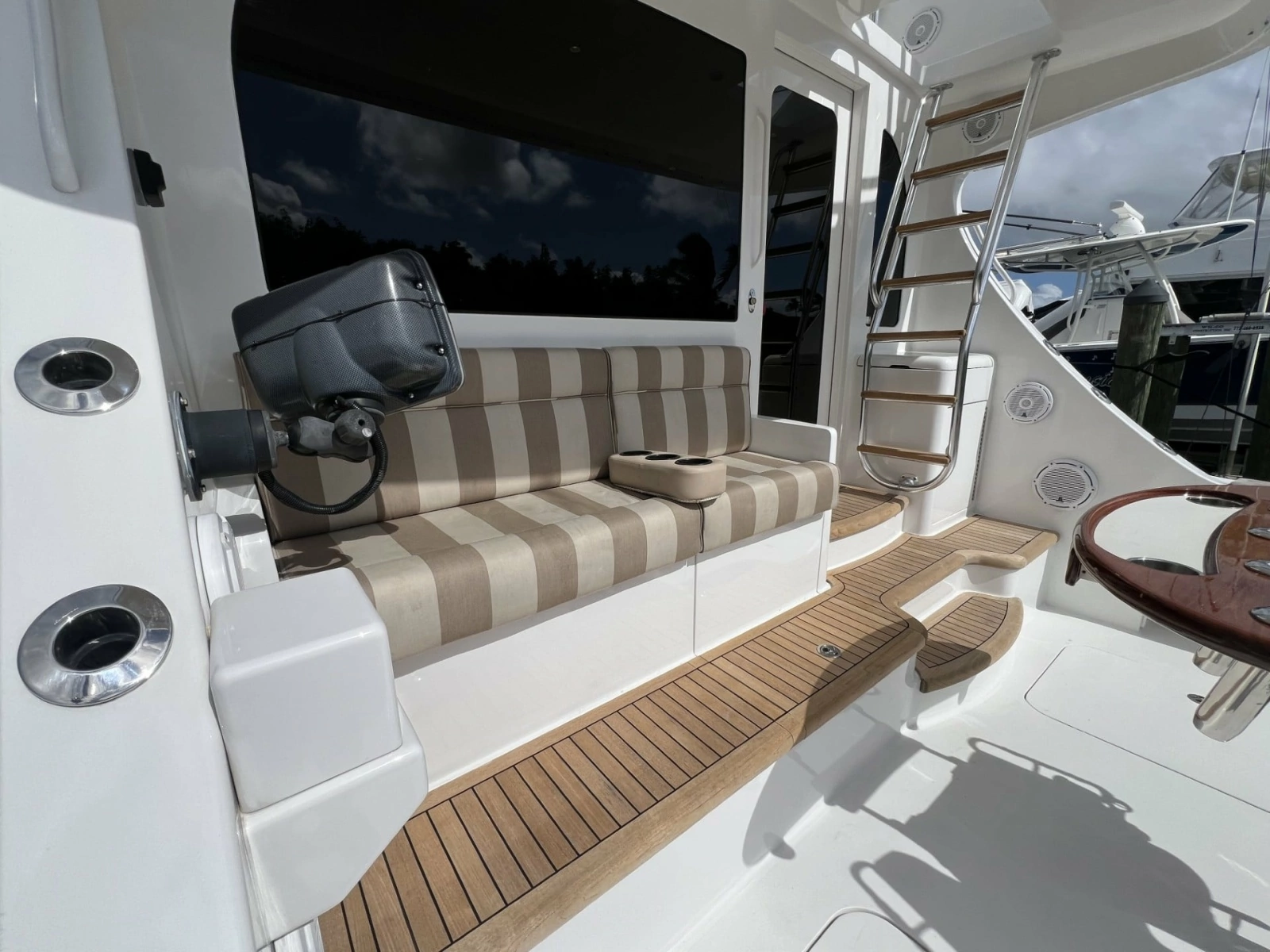 2013 Hatteras GT 54