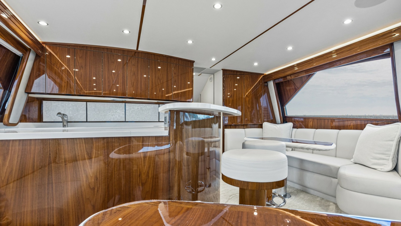 2022 Viking Convertible Cole Play Salon (2)