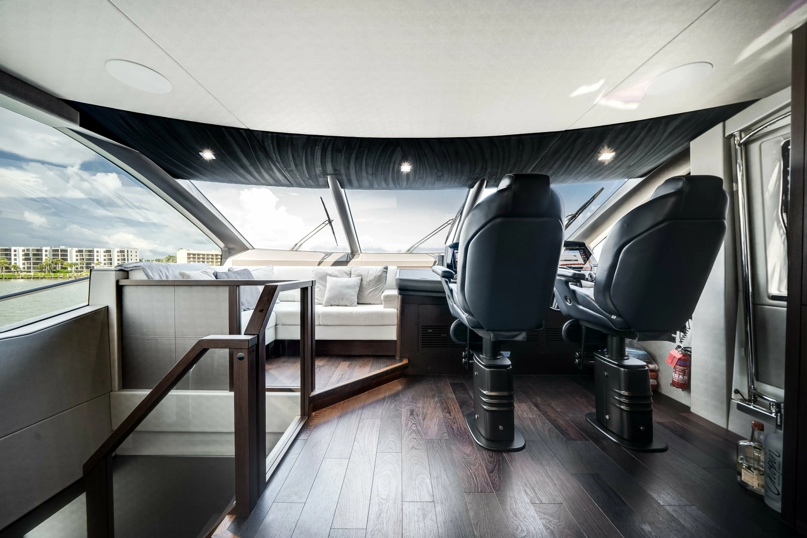 2019 Sunseeker 76 Flybridge