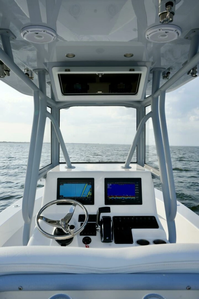 Reef Runner 23 - Electronics