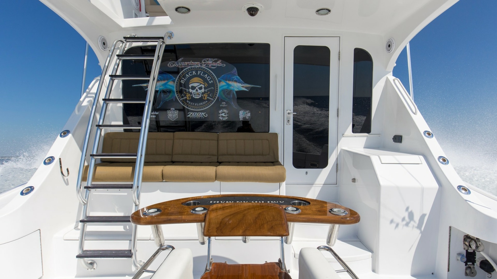 2008 54 Hatteras Convertible American Made Rear Deck (6)