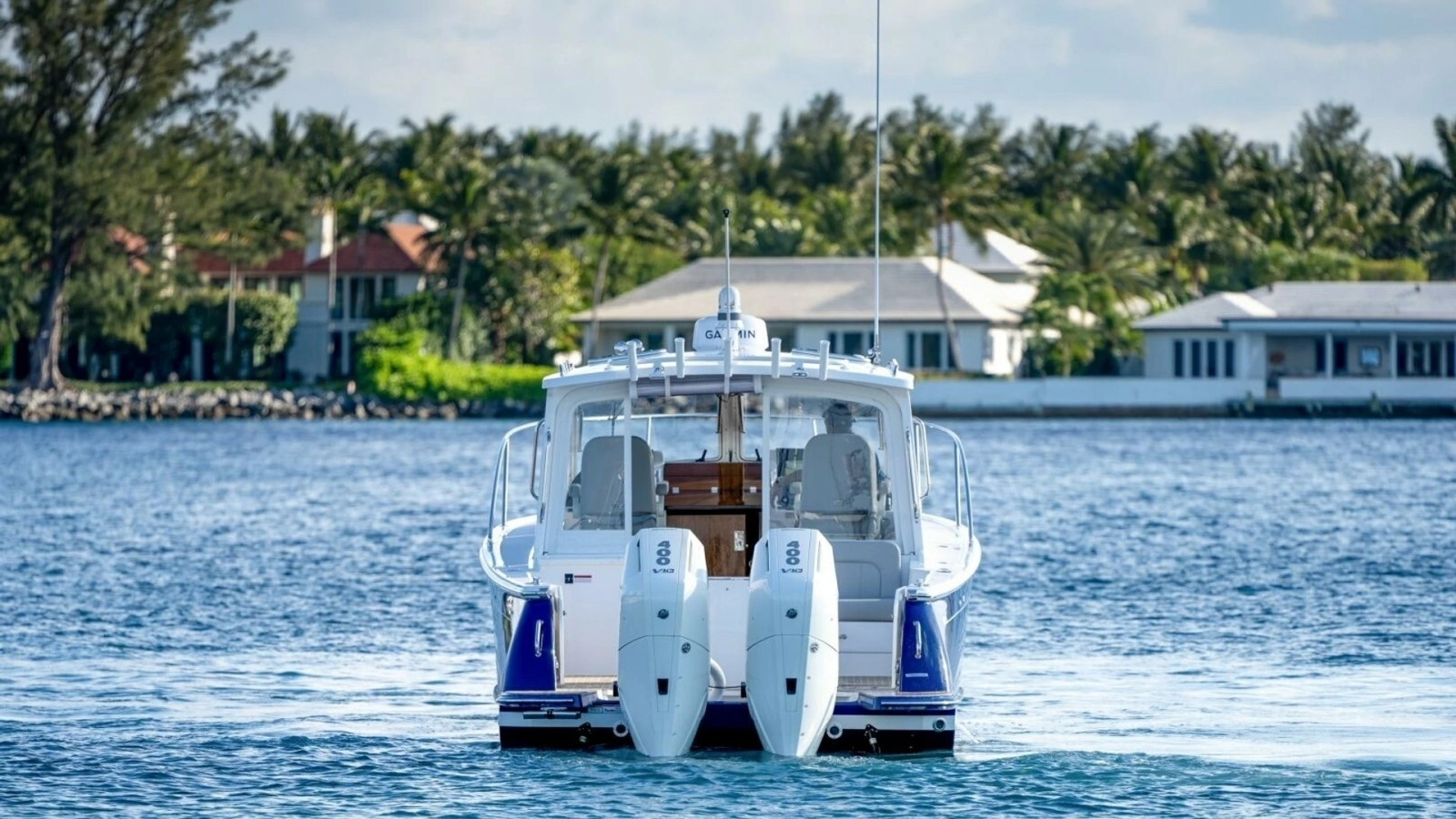 MJM 38RS Aft Profile