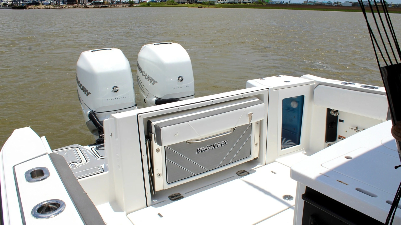 Aft Fishing Station with Engines