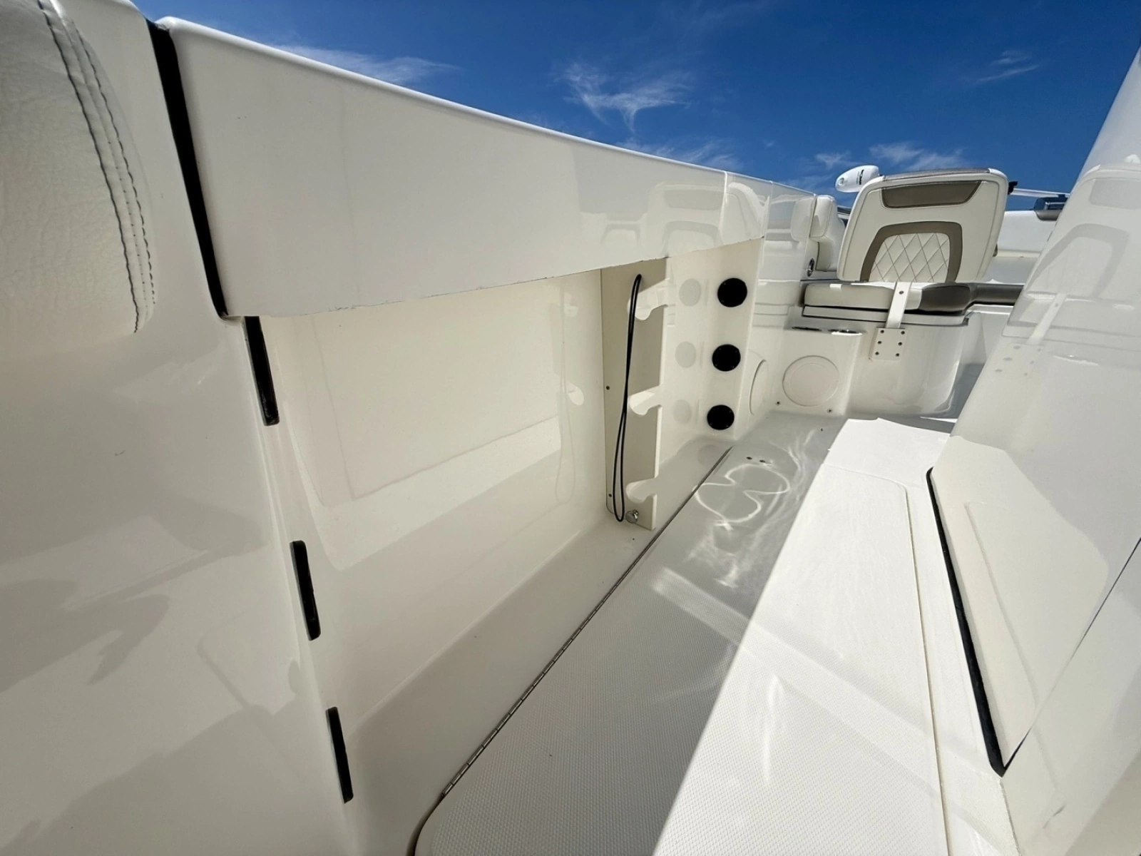 29ft World Cat Yacht For Sale