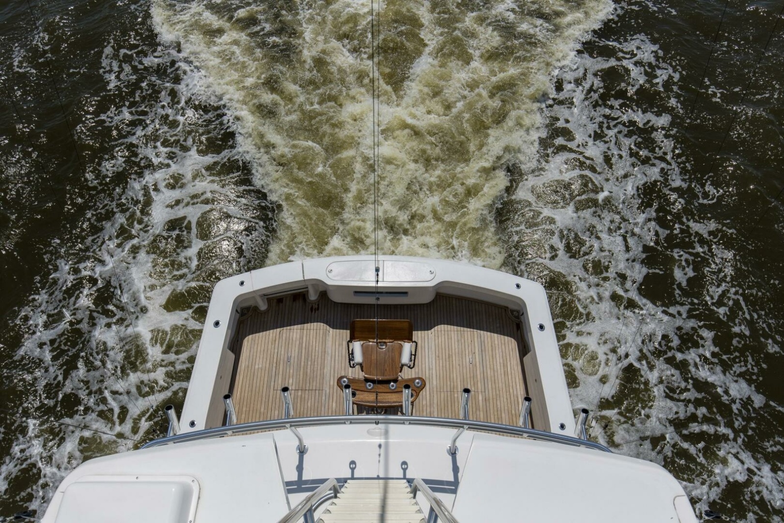 64' 2007 Viking 64 Enclosed Bridge