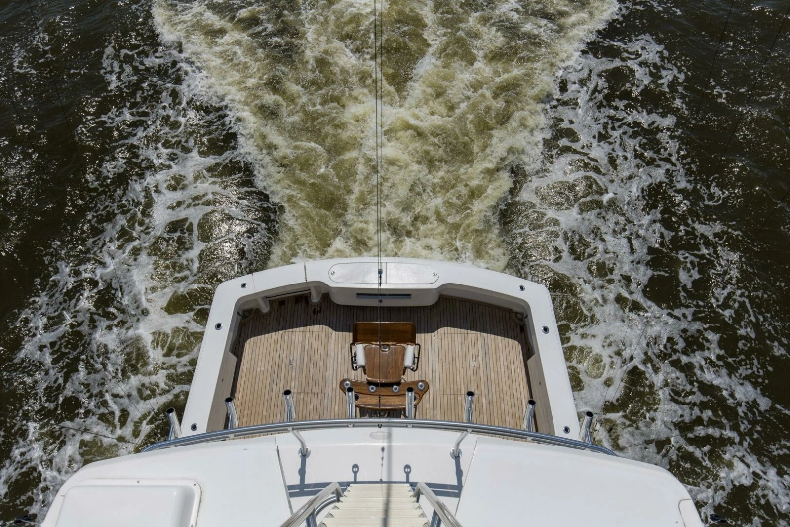 2007 64 Viking Enclosed Bridge Reel Blues Tower View (1)
