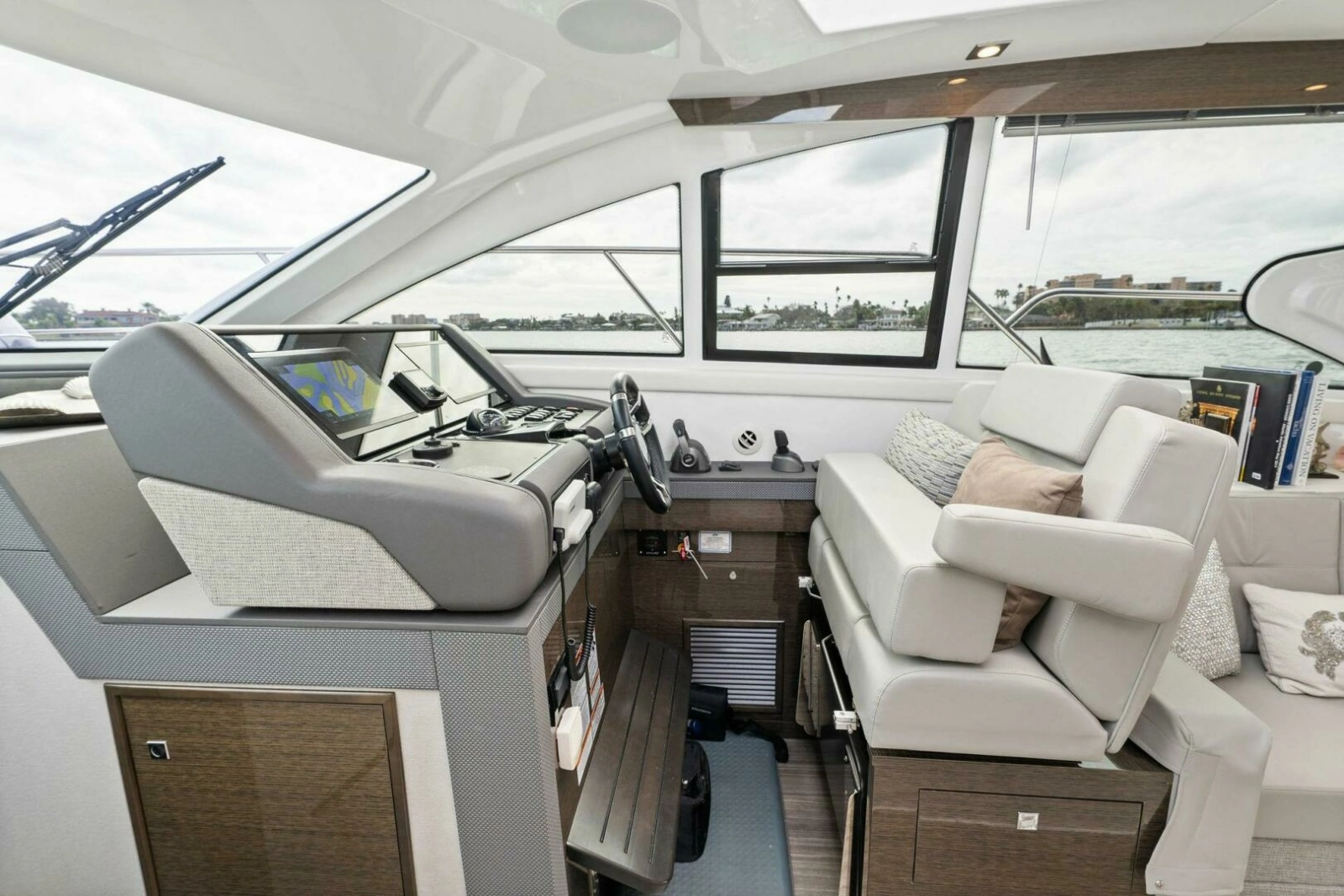 2020 Cruisers Yachts 46 Cantius photo 27