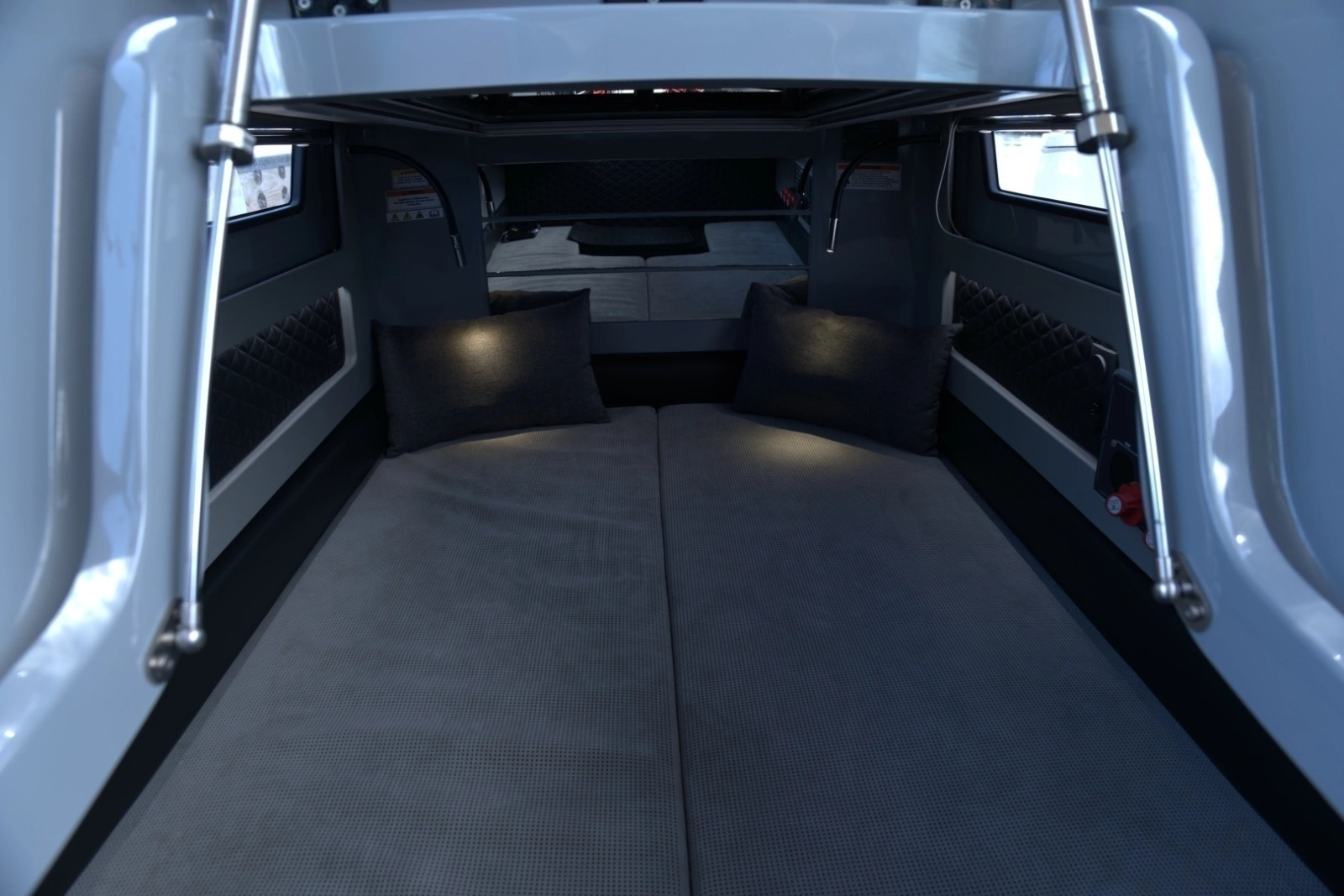 2023 Axopar 28 Brabus Shadow 500