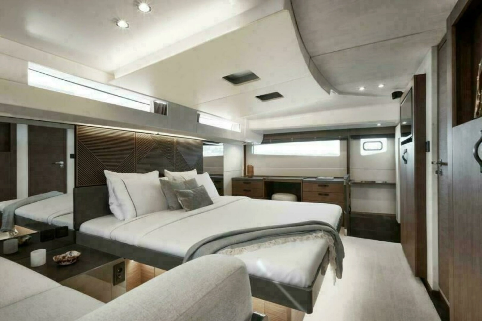 Prestige M48 Master Stateroom
