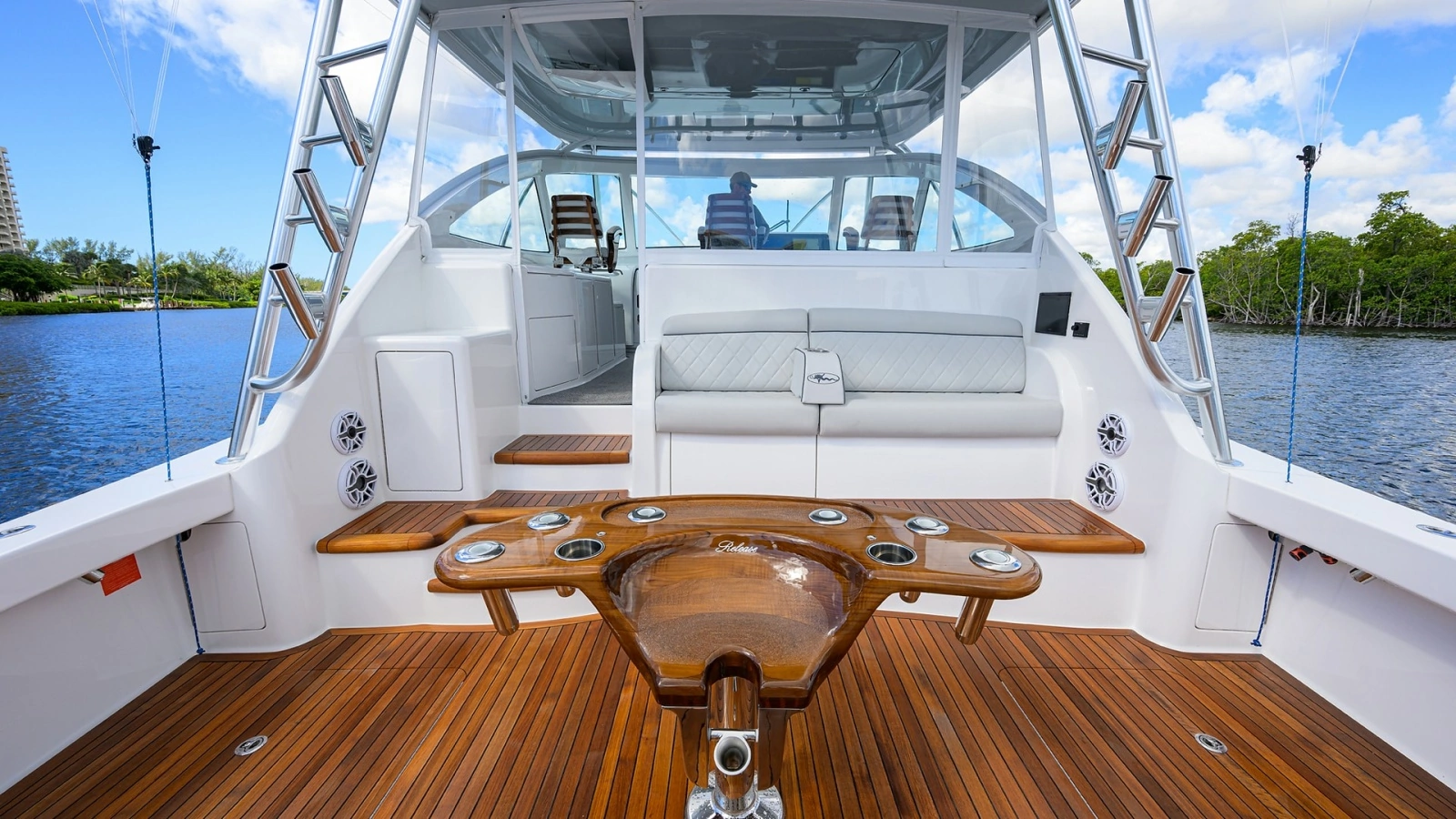 44_viking_reelaxin_cockpit_05