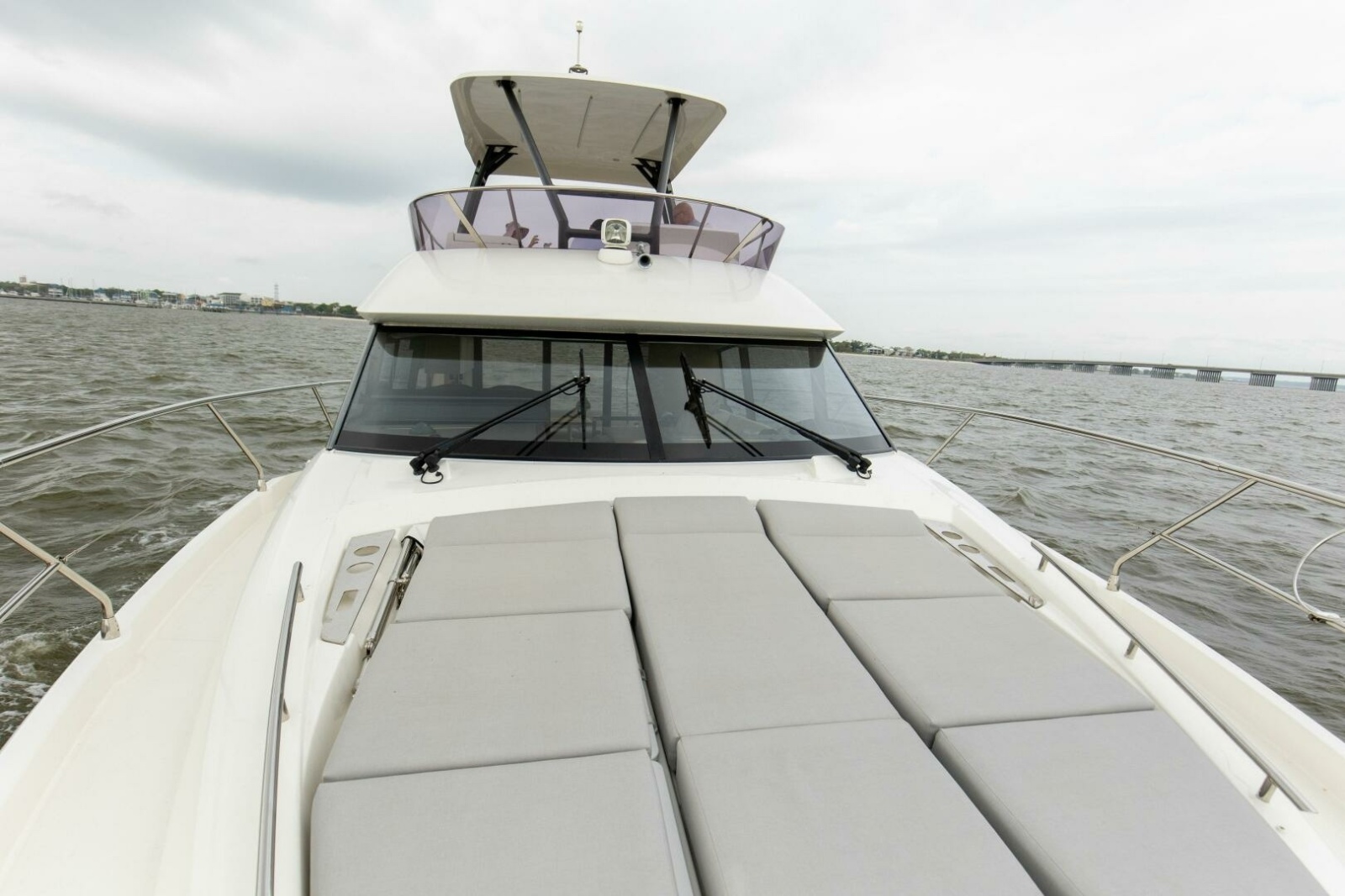 46' 2023 Prestige 460 Flybridge
