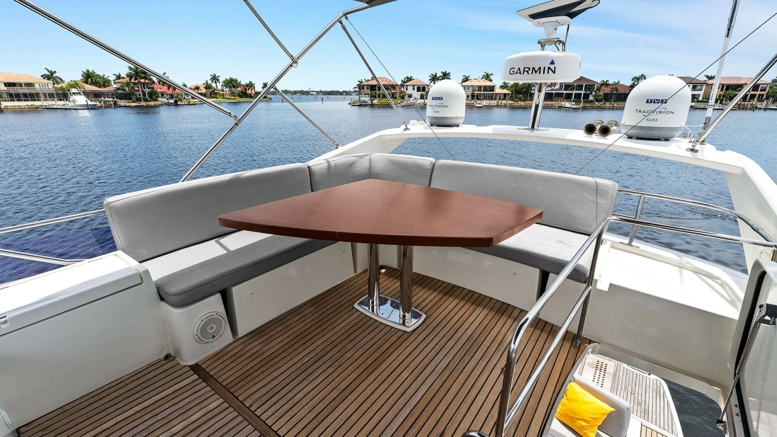 Flybridge Seating with Teak Table