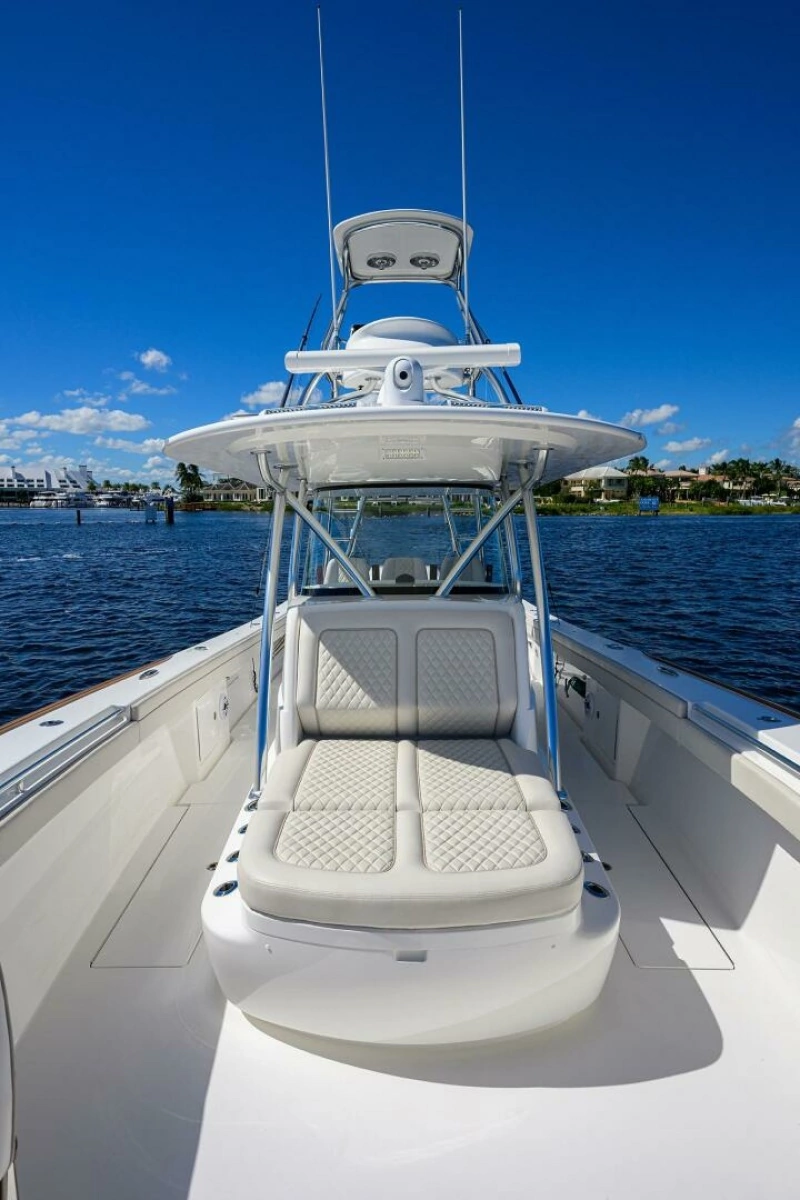 Forward Bow Seating