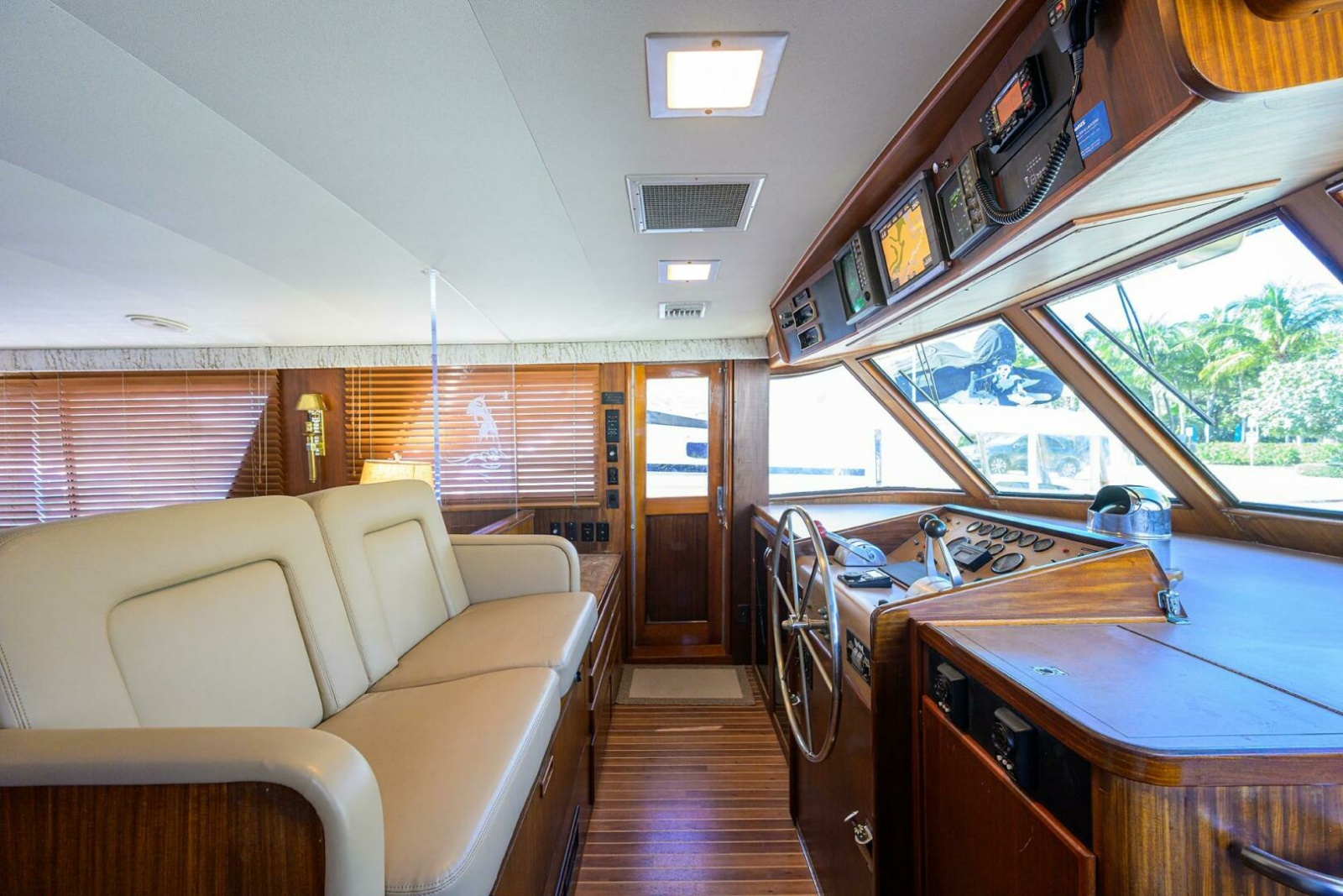 Hatteras 63 - Phantom - Lower Helm