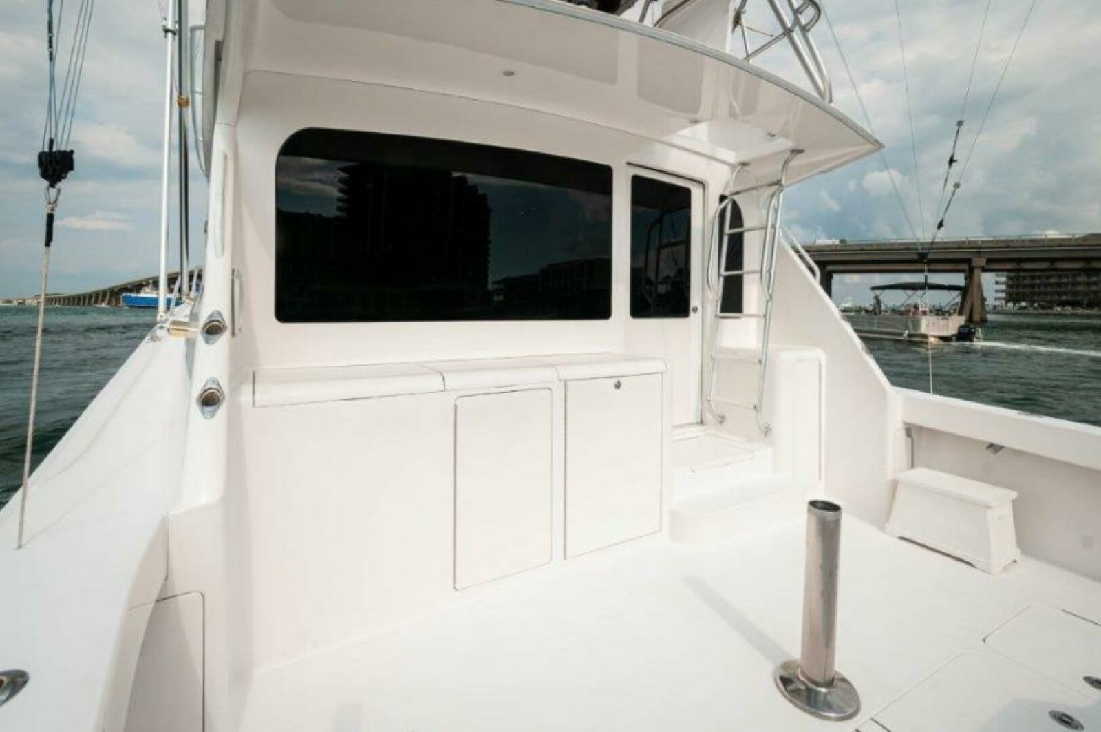 45' 2006 Viking 45 Convertible