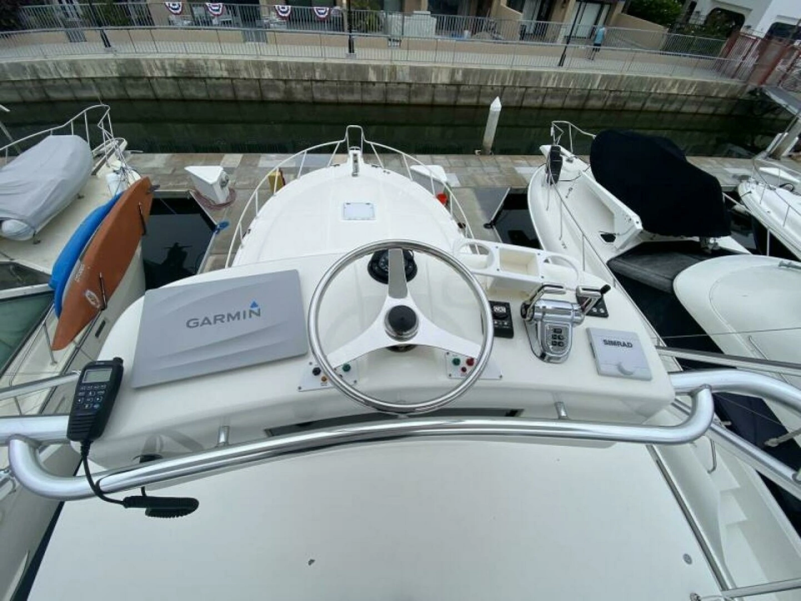2006 Cabo 40 Express - BUZZ CATCHER