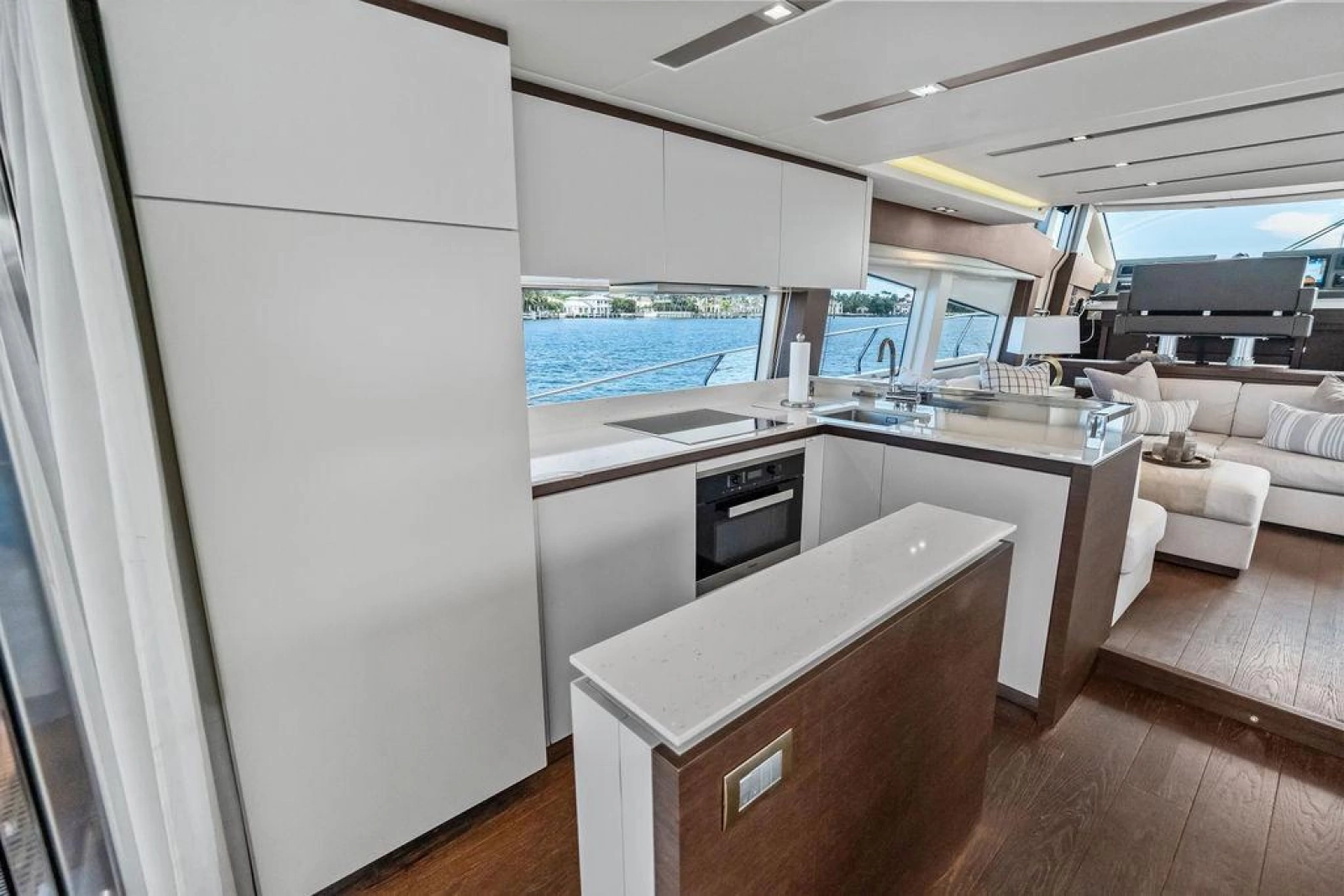 2016 Prestige 750
